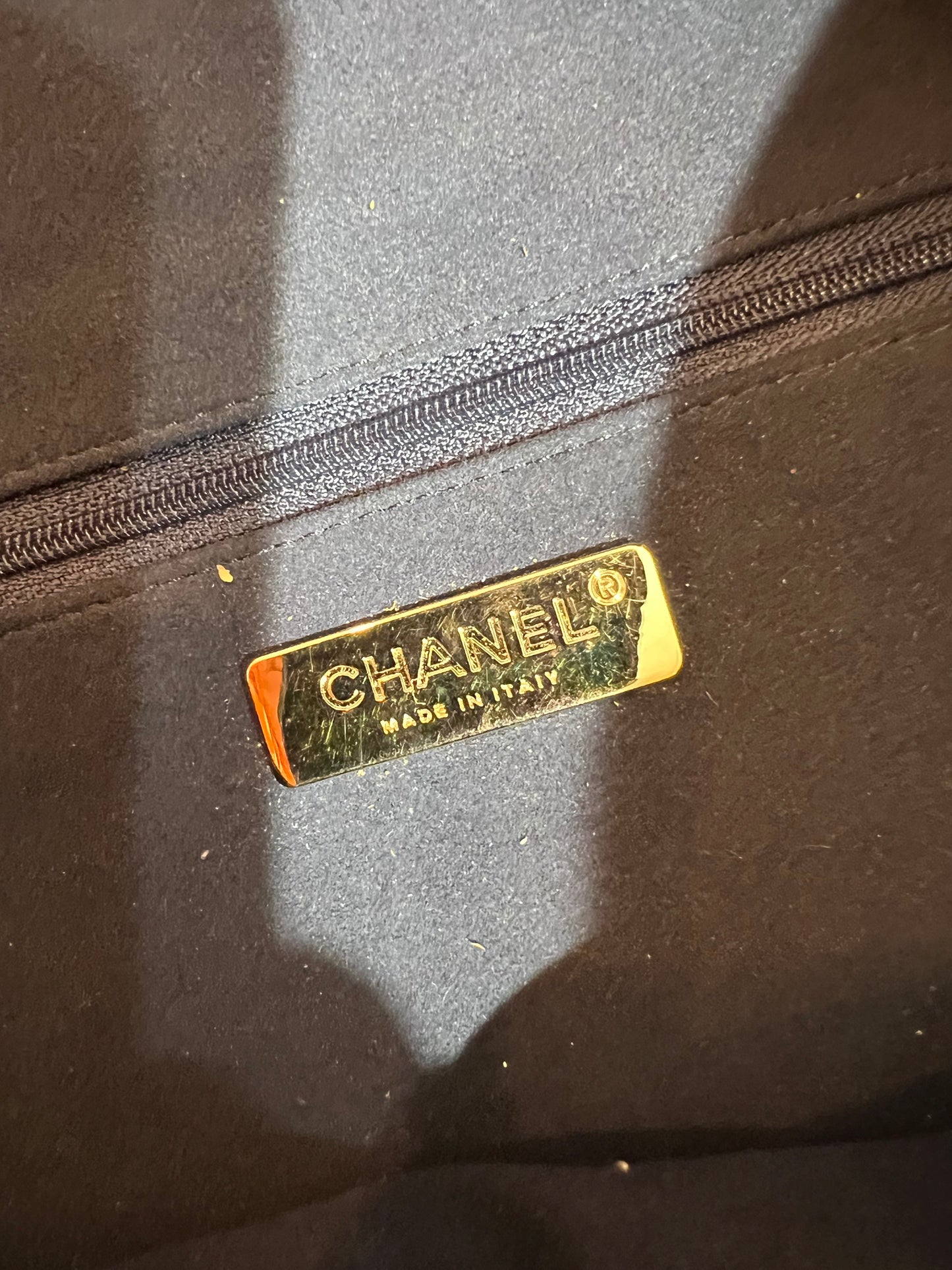 2019 Run-Way Chanel x Pharrell Green Suede/Lambskin Waist Bag - 9/10