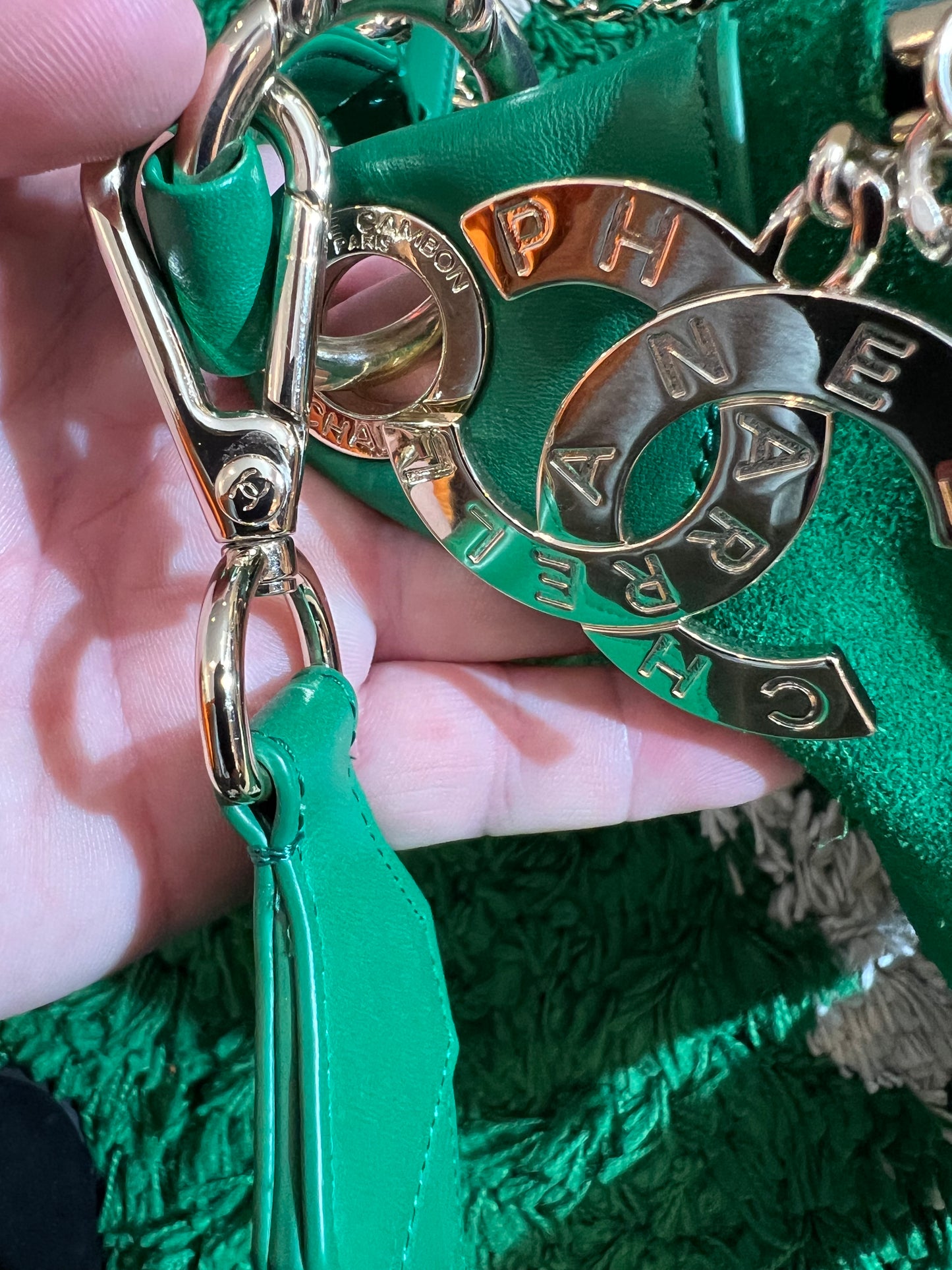 2019 Run-Way Chanel x Pharrell Green Suede/Lambskin Waist Bag - 9/10